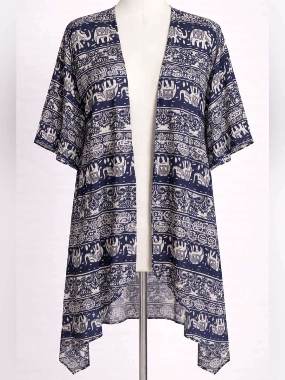 3/$15. Navy and Cream  Elephant Print Kimono